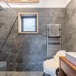 Seven Summits - Pool - Sauna - Jacuzzi - By Cozee Chalet *
