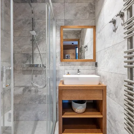 木屋 Seven Summits - Pool - Sauna - Jacuzzi - By Cozee 霞慕尼