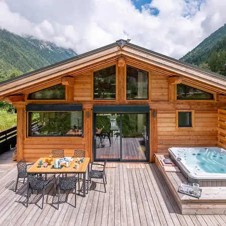 木屋 Seven Summits - Pool - Sauna - Jacuzzi - By Cozee *