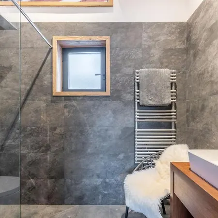 Seven Summits - Pool - Sauna - Jacuzzi - By Cozee Chalé *