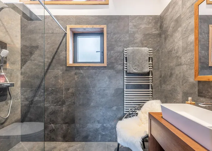 Seven Summits - Pool - Sauna - Jacuzzi - By Cozee Alpesi faház *